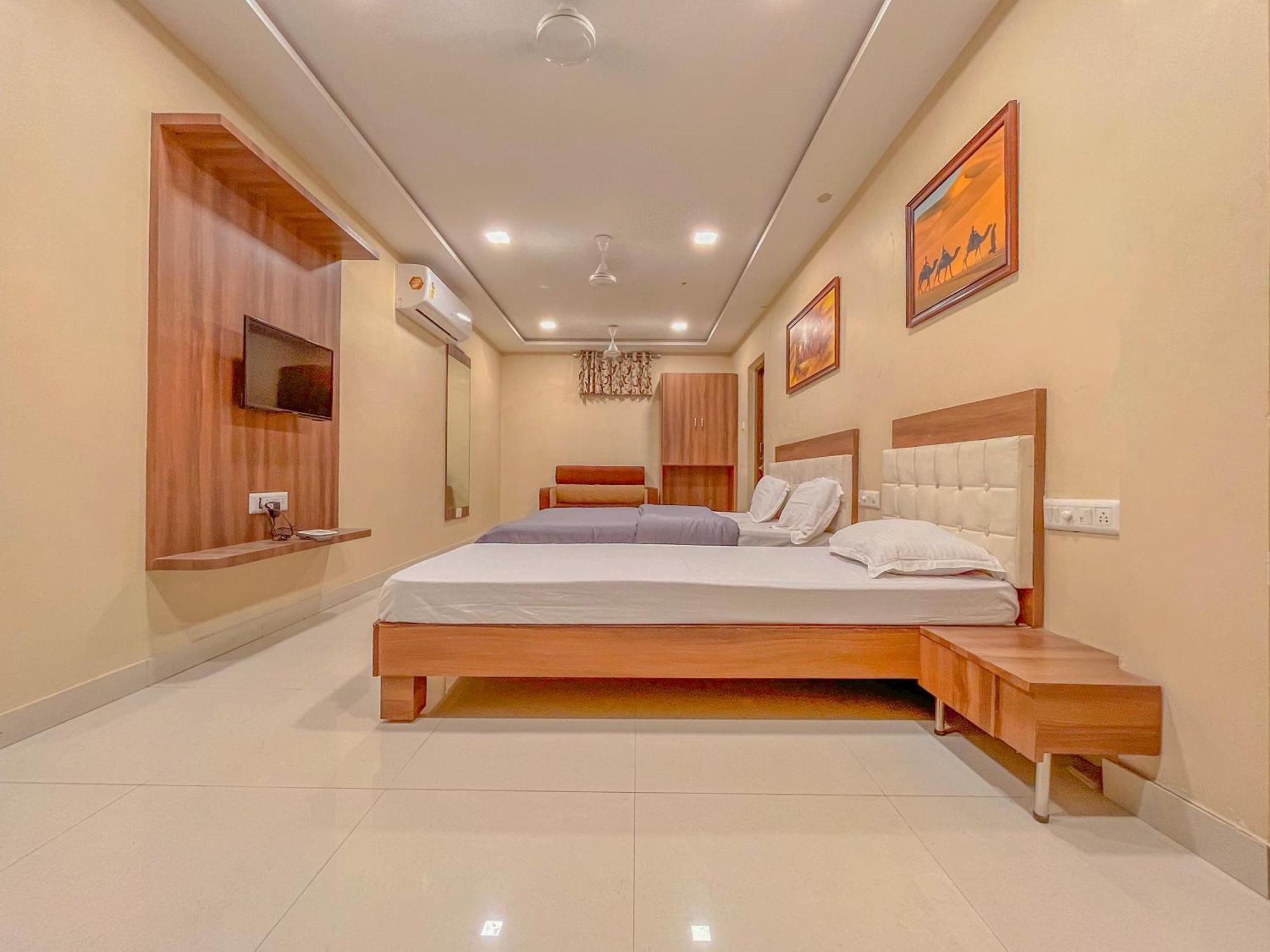 Stayguru Park View Residency Bhuj Exterior foto