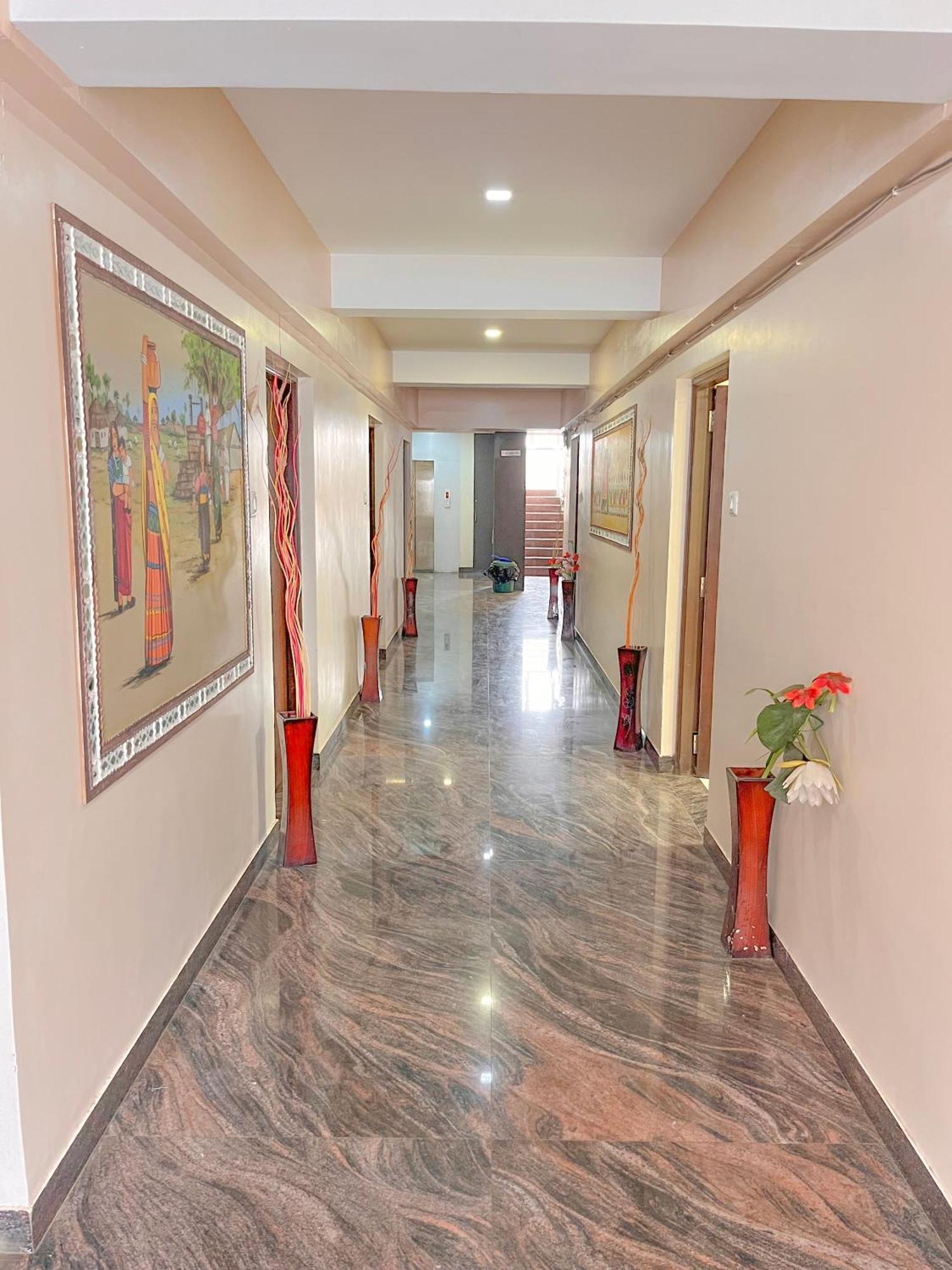 Stayguru Park View Residency Bhuj Exterior foto